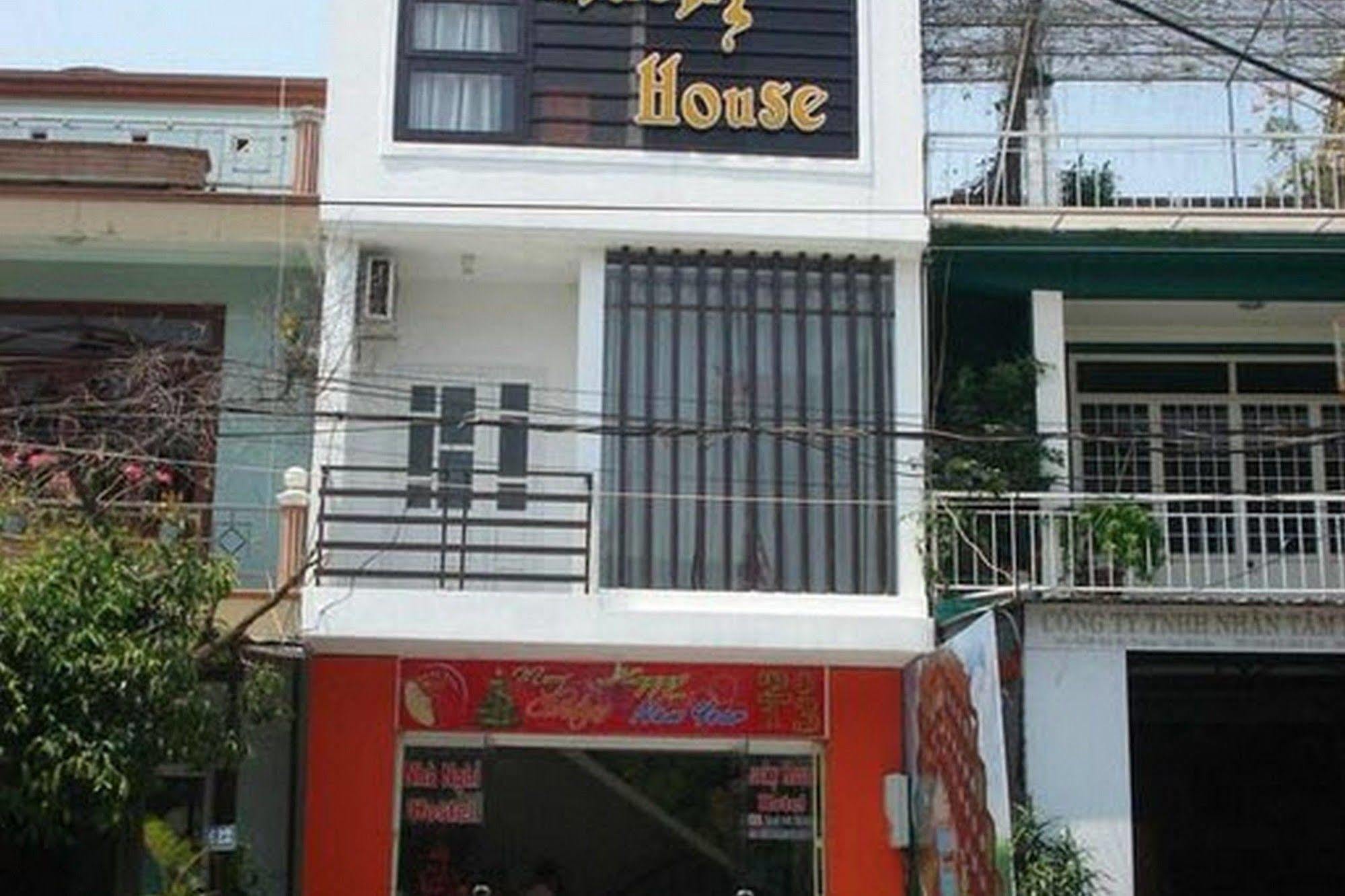 Lucky Hoi An Hotel Экстерьер фото